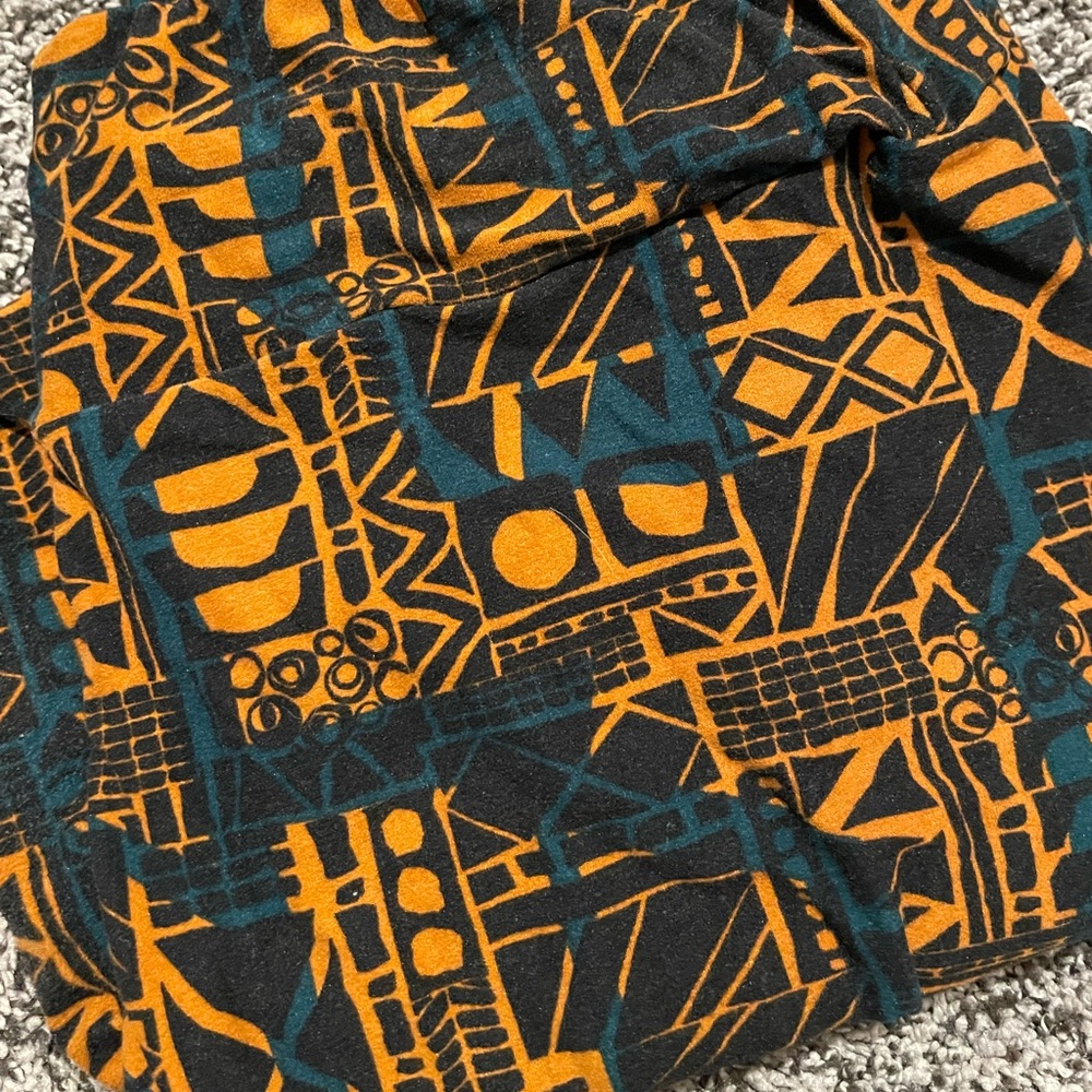 Buttery-soft, Form-fitting LulaRoe Leggings
